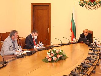 Премиерът нареди правителствени хеликоптери да транспортират тежко болни