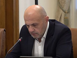 Още 80 млн. лв. за медиците на първа линия отпуска правителството