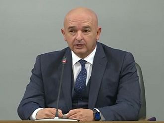 Проф. Мутафчийски: Би било постижение, ако мерките доведат до спад на заболеваемостта с 30-50%