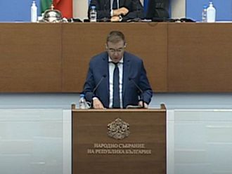 Министърът: Лечението на COVID в болниците е част от основната им дейност