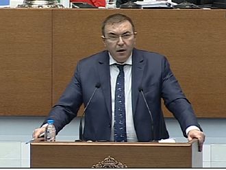 Парламентът прие решението за покупка на ваксините след бурни дебати и взаимни обвинения (Обновена)