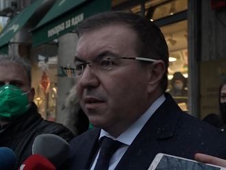 Министър Ангелов: Необходимите хладилници за посрещане на първата доставка ваксини са налице