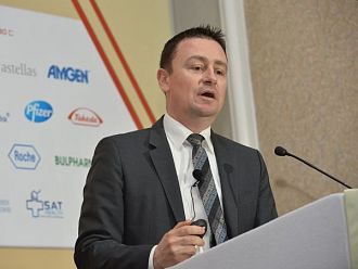 Деян Денев: Компромис с качеството и безопасността на ваксините не може и няма да бъде правен