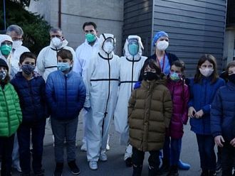 Синът на д-р Мондешки: Татко много ми липсва, но се радвам, че лекува болните от вируса