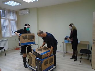 100 филиала на спешните центрове получиха нови компютри