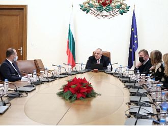 Готови сме да дадем ваксини и на Македония