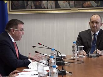 Министърът при президента: Сега е време да мислим за живота и здравето на всеки български гражданин