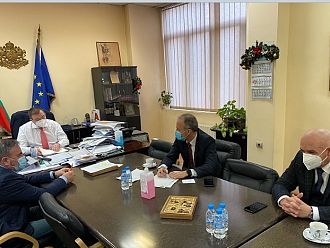 21% от учителите искат да се ваксинират