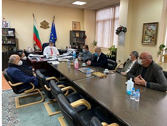 По 10 лв. ще заплаща държавата на лекарите за поставяне на доза от ваксината срещу COVID