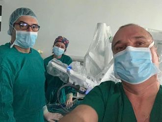 Първите роботизирани операции извършиха в Пловдив