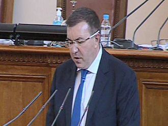 МЗ подготвя онлайн карта с кабинетите за ваксинация срещу COVID