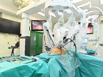 В МУ-Варна и УМБАЛ „Св. Марина“ разширяват възможностите на роботизираната хирургия