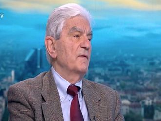 Акад. Петрунов: Вирусът се изменя и това ще продължава постоянно