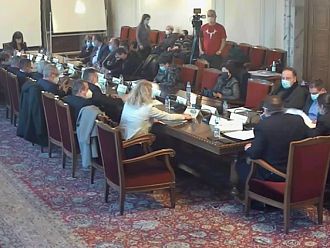 Тежки спорове в здравната комисия за имуноглобулините