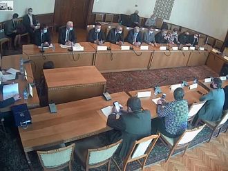 Министърът няма да контролира Механизма за лекарствата, но ще дава препоръки на НЗОК