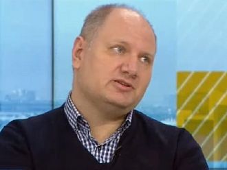 Доц. Шиваров: Без значение е дали ваксинираните са преносители на вируса, ако са имунизирани достатъчно хора