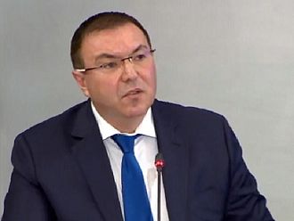 Министър Ангелов към AstraZeneca: Не искаме учтивост, а ваксини (обновена)