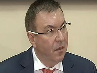 Ангелов: Задействаме план Б – поръчваме повече ваксини от Pfizer и Moderna