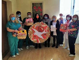 Деца зарадваха лекари от УМБАЛ