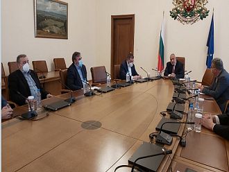 Няма натиск върху лечебните заведения, увериха премиера