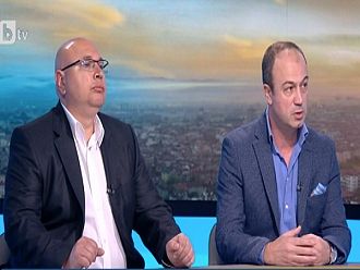 Лекари от Александровска оперираха възрастна пациентка с тумор, множество хронични заболявания и COVID