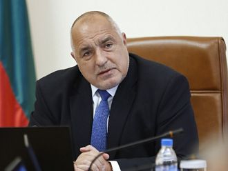 Допълнителните 1000 лева за работещите на първа линия ще се изплащат и след 30 април