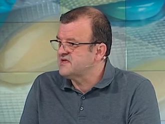 Николай Костов: AstraZeneca има доста редки и доста малко на брой странични ефекти