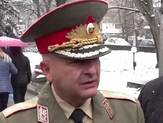 С вой на сирени и едноминутно мълчание медиците почетоха паметта на загиналите си колеги (Обновена)