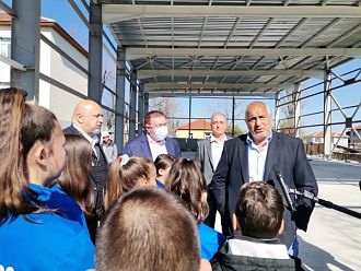 Премиерът Борисов: Осигурихме доставката на 2,7 милиона дози от ваксината на Пфайзер за България през следващите два месеца