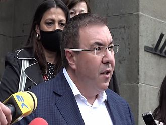 Проф. Ангелов: Хората, които са си поставили първа доза от AstraZeneca, ще могат да получат и втора