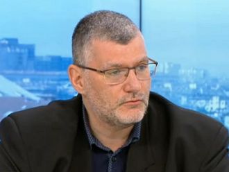 Проф. Момеков: Честотата на нежелани реакции при ваксината на Janssen е едно на милион