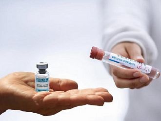 AstraZeneca: Медиците да са с повишено внимание за тромбоцитопения при ваксинирани лица