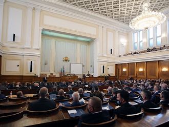 COVID-кризата почти не намери място сред приоритетите в 45-то НС