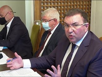 МС в оставка отпусна 60 млн. лв. допълнително за медиците на първа линия