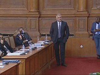 Вежди Рашидов към ИСМВ и БСП: Заразихте сума ти хора, не носите маски, а говорите за ваксини