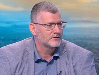 Проф. Момеков: Сега е важно да върви стегнато ваксинационната кампания