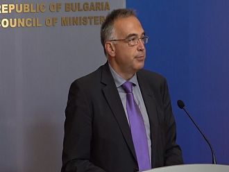 Кутев се извини на медсестрите