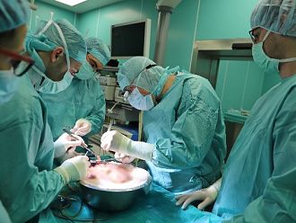 Специалисти от ВМА трансплантираха черен дроб на 52-годишен мъж