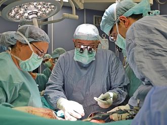 Специалисти от ВМА трансплантираха черен дроб на 52-годишен мъж