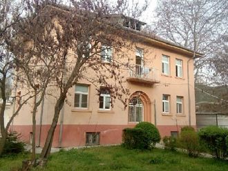 Полицията и прокуратурата влязоха в бившия Тубдиспансер в Благоевград