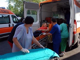 БЛС: Поклон пред неуморната работа и надеждата, която носят спешните медици