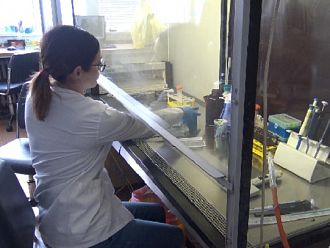 В БАН тестват иновативна терапия за лечение на рак