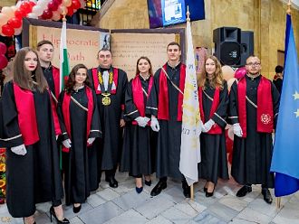 Университетите трябва да сме динамични, за да можем да подготвим адекватни млади лекари