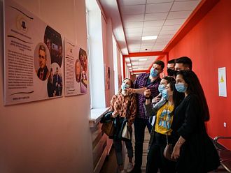 Откриха фотографска изложба „Пътят към успеха - 60 години Медицински университет - Варна“