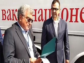 Мобилен пункт-автобус за имунизация срещу COVID заработи в София