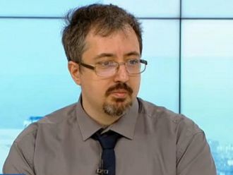 Лъчезар Томов: Колективният имунитет без ваксиниране е химера