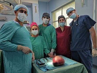 Хирурзи в МБАЛ-Пазарджик отстраниха 5-килограмов тумор