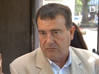 Обвиниха Жени Начева и Кирил Ананиев в еднолични решения и натиск (Обновена)