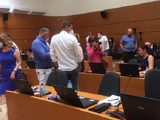РЗИ спря заседанието на Общинския съвет в Пловдив, глобява наред