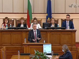 Кацаров: Призовавам всички, които горяха маски, да преосмислят мнението си